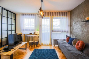 Yellow Studio Apartment